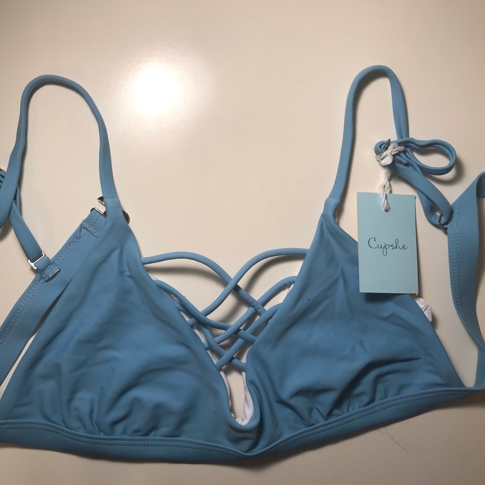 Cupshe blue criss cross bikini top